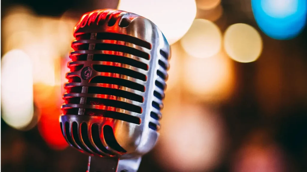 Building a Positive Online Reputation for an Industry-Leading Music Business Founder & Coach 84 Vintage stage microphone, music industry reputation case study
